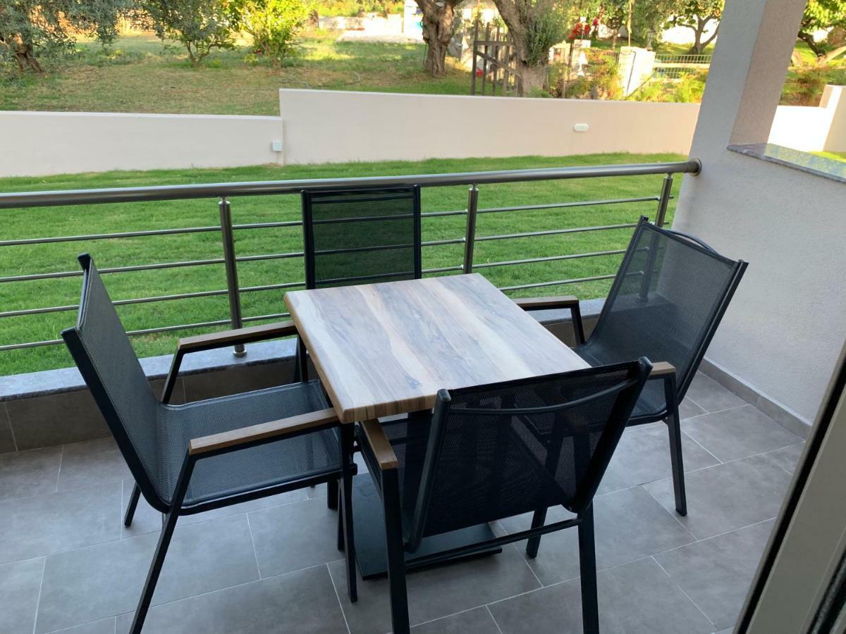 Castella Apartments Vurvurú Kültér fotó